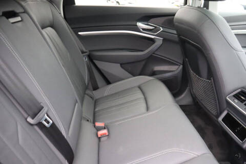 2021 Audi e-tron quattro Premium