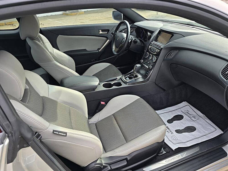 2013 Hyundai Genesis Coupe 2.0T Premium