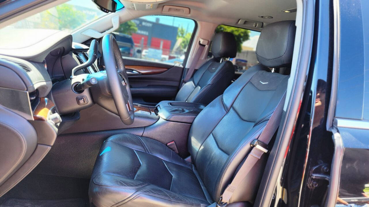 2016 CADILLAC Escalade SUV / Crossover - $19,990
