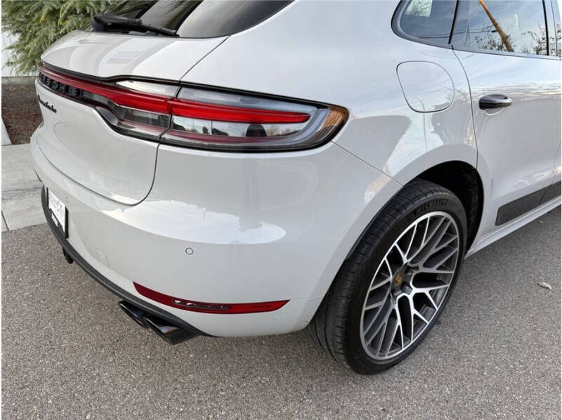 2021 Porsche Macan Turbo