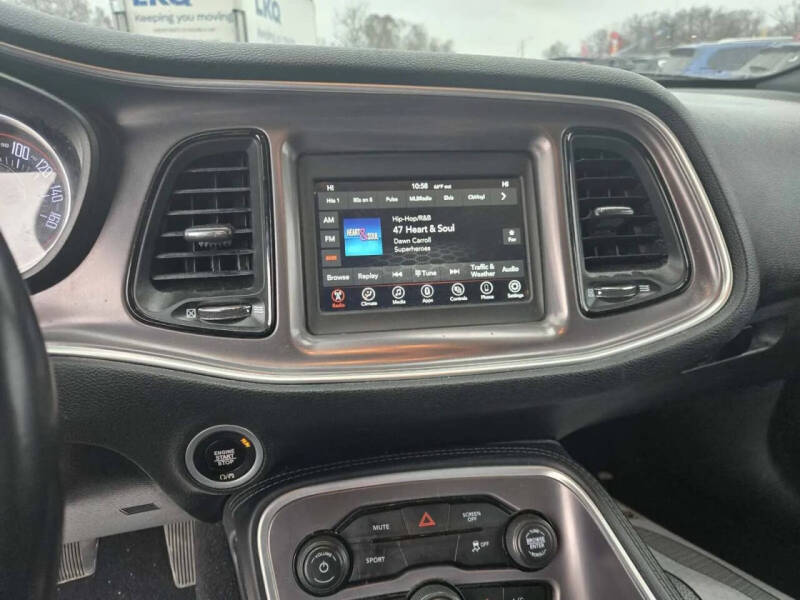 2021 Dodge Challenger SXT