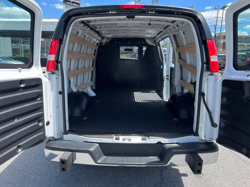 2025 GMC Savana 2500
