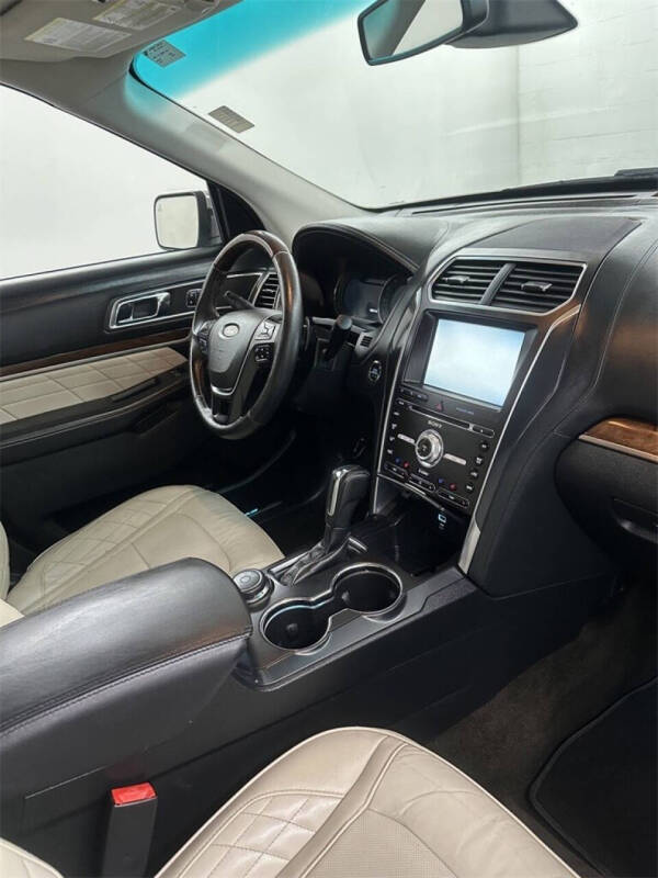 2016 Ford Explorer Platinum