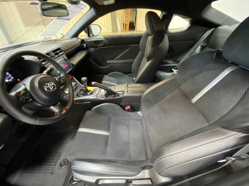 2025 Toyota GR86 Premium