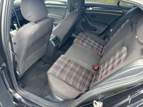 2017 Volkswagen Golf GTI S