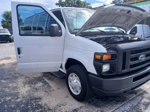 2011 Ford E-Series E-350 SD XL