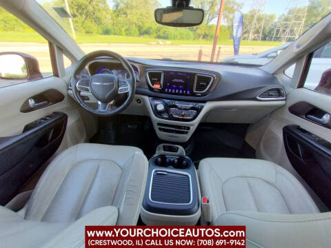 2017 Chrysler Pacifica Touring-L Plus