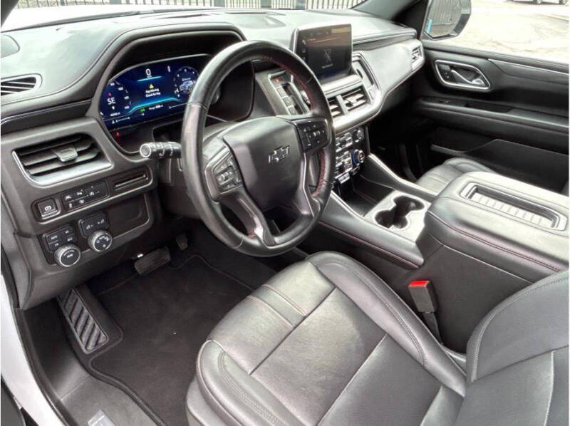 2023 Chevrolet Suburban RST