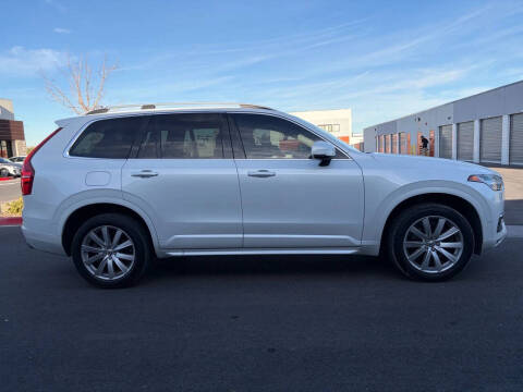 2017 Volvo XC90 T5 Momentum