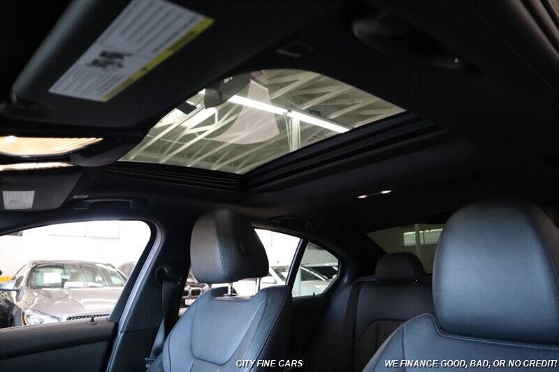 2019 BMW 3 Series 330i