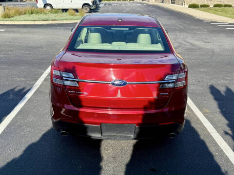 2013 Ford Taurus SEL