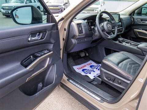 2024 Nissan Pathfinder Platinum