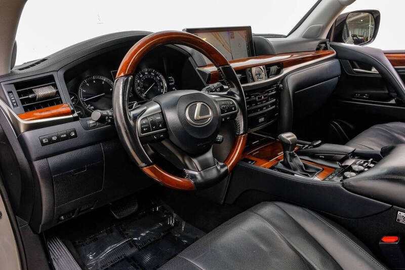 2019 Lexus LX 570 Three-Row