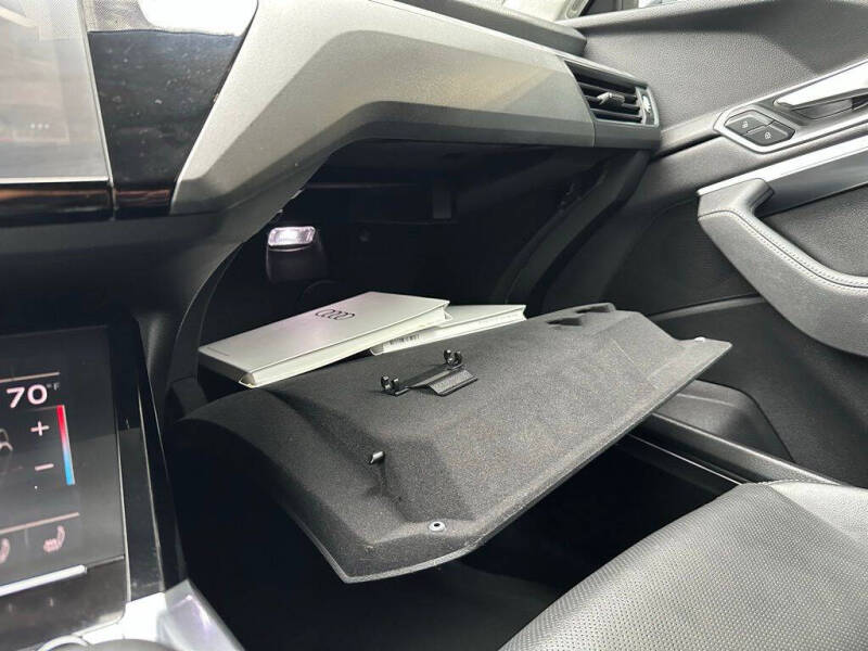 2024 Audi Q8 e-tron quattro Premium Plus