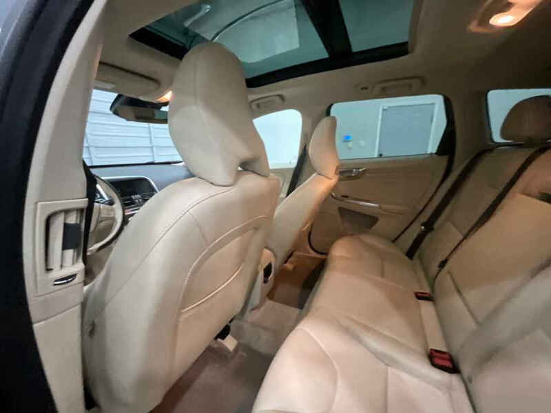 2016 Volvo XC60 T5 Drive-E Premier