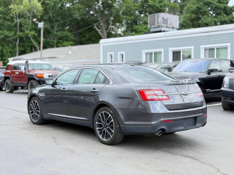 2017 Ford Taurus SEL