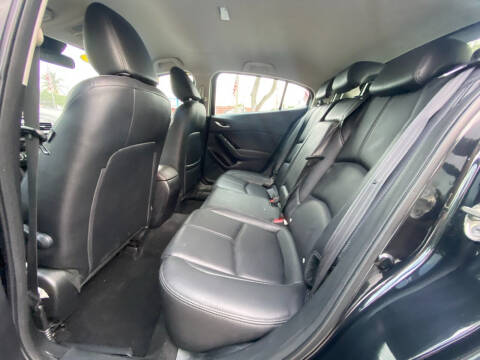 2018 Mazda MAZDA3 Touring