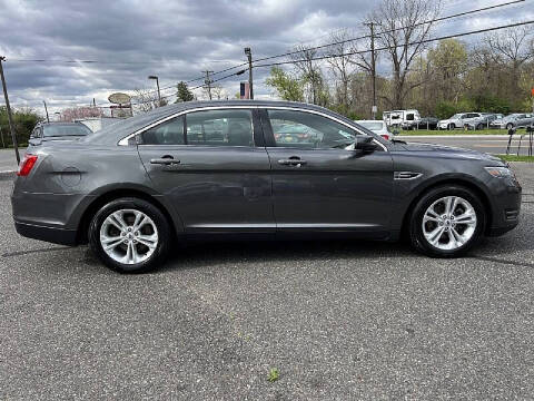 2015 Ford Taurus SEL