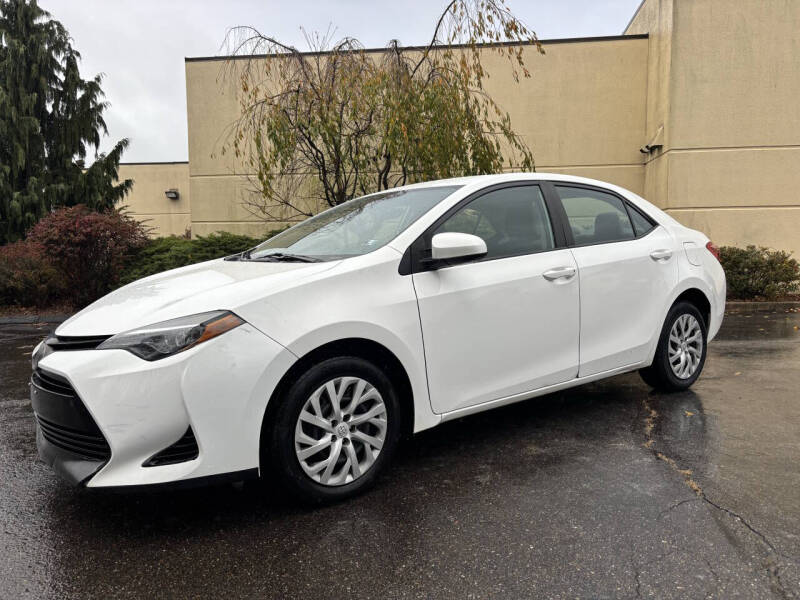 2019 Toyota Corolla LE's photo