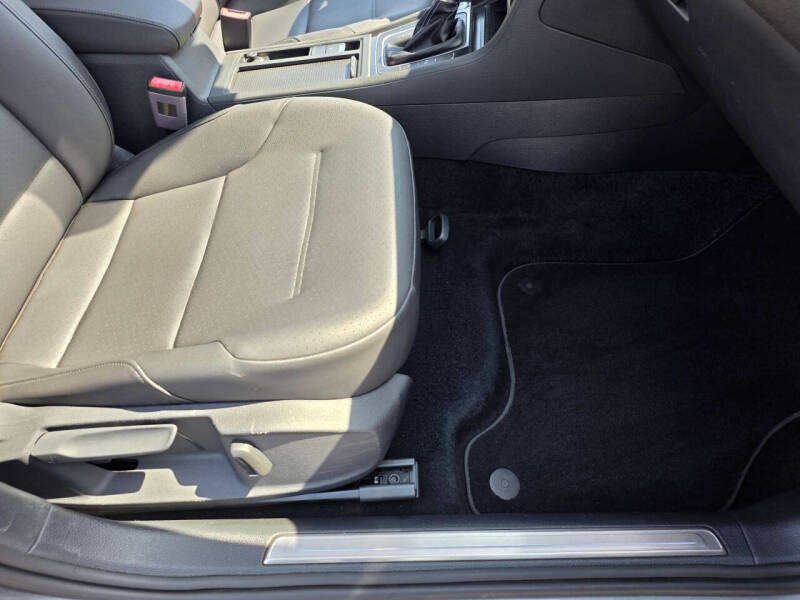 2018 Volkswagen e-Golf SEL Premium