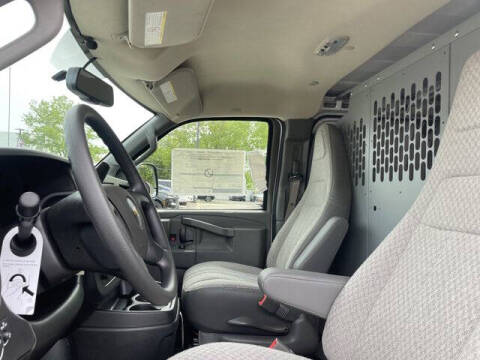 2025 Chevrolet Express 3500