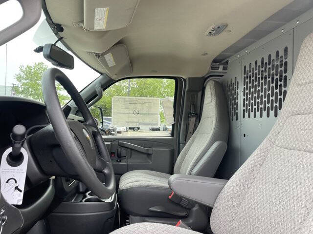 2025 Chevrolet Express 3500