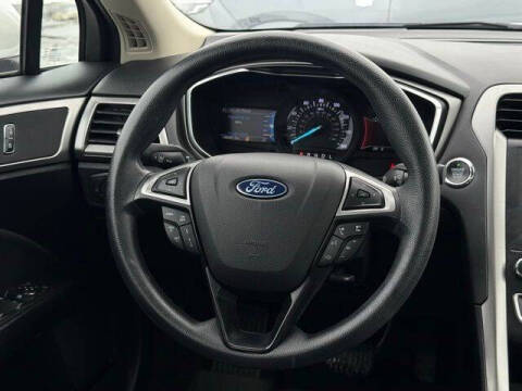2020 Ford Fusion SE
