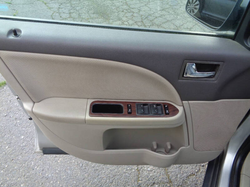 2009 Ford Taurus SEL