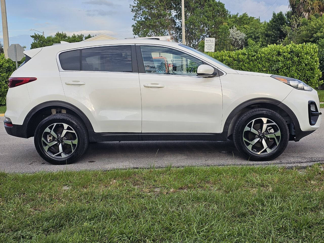 2022 KIA Sportage SUV / Crossover - $18,010