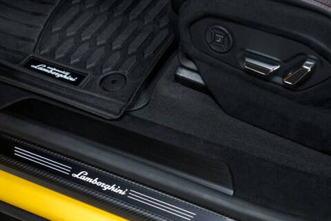 2023 Lamborghini Urus Performante