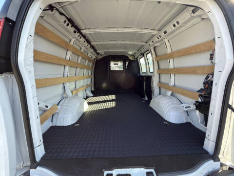 2023 GMC Savana 2500