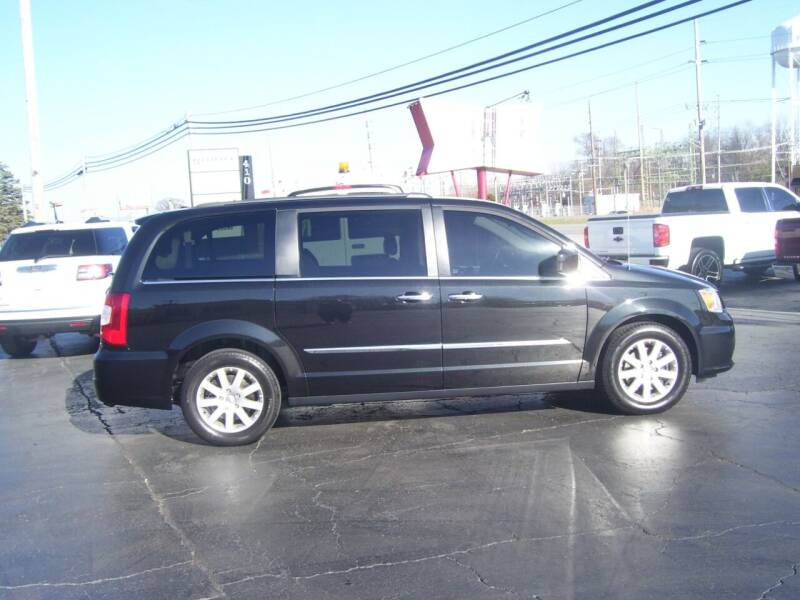 2015 Chrysler Town and Country for sale at Patricks Car & Truck in Whiteland IN