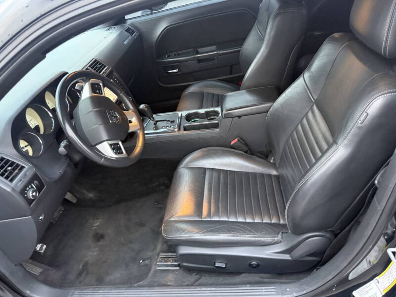 2013 Dodge Challenger SXT