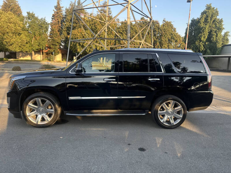 2016 Cadillac Escalade Luxury Collection