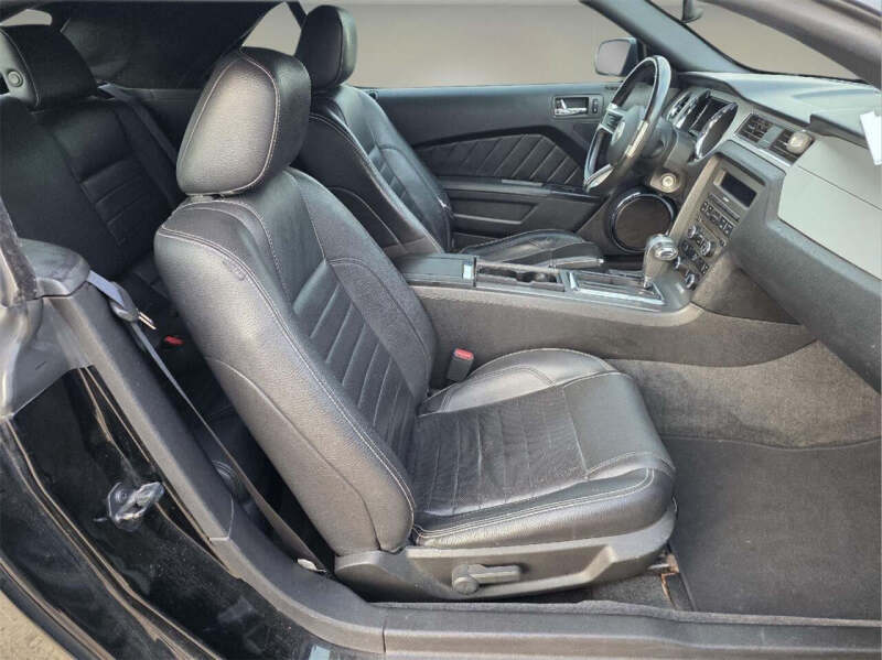 2011 Ford Mustang V6 Premium