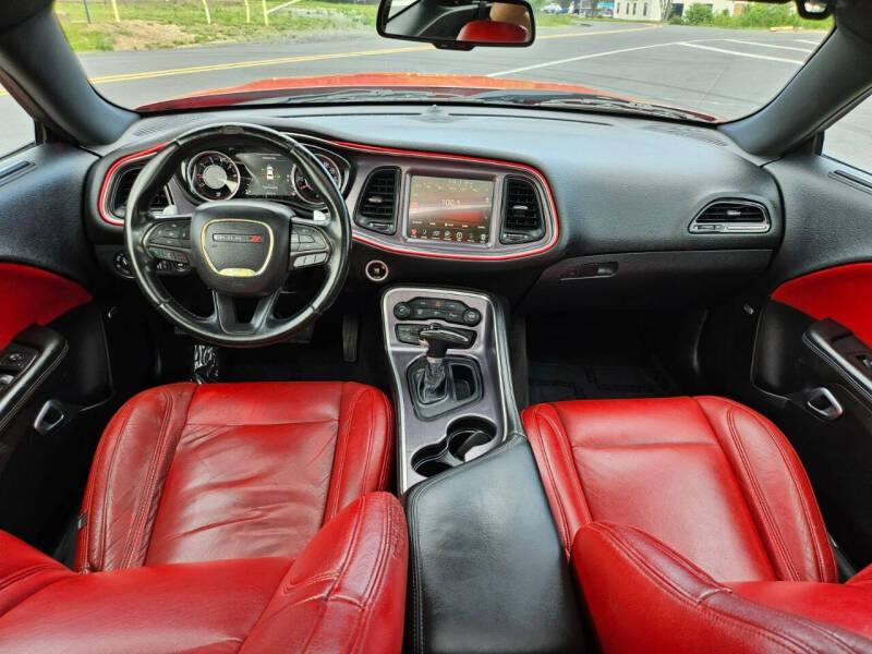 2015 Dodge Challenger SXT