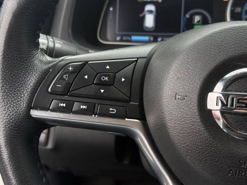 2022 Nissan LEAF SL PLUS