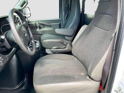 2023 Chevrolet Express 2500