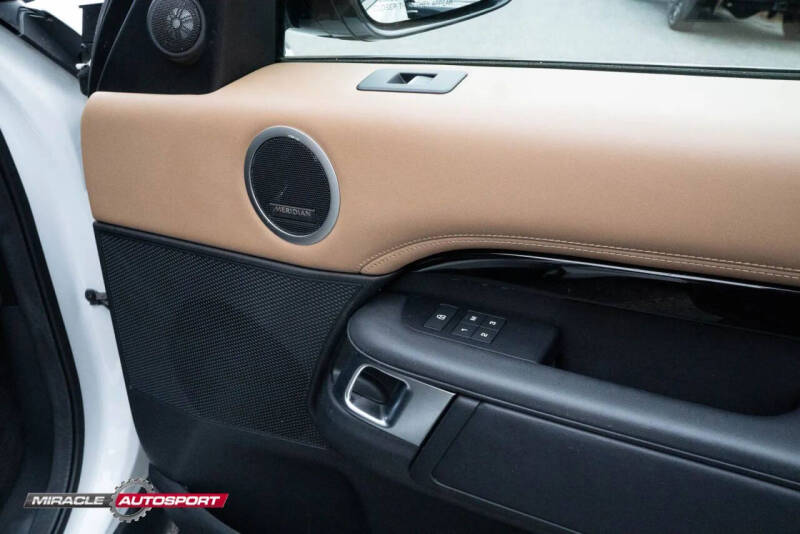 2022 Land Rover Discovery P300 S