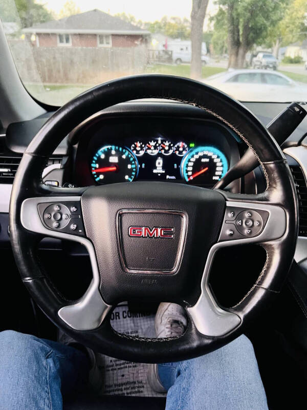 2017 GMC Yukon XL SLT