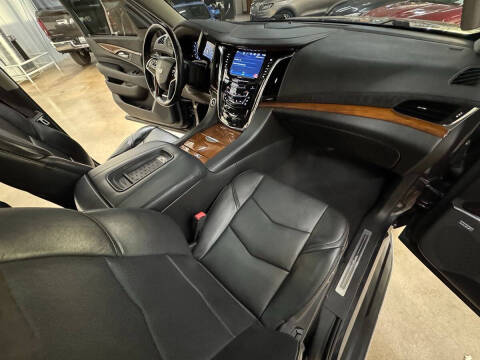 2017 Cadillac Escalade Luxury