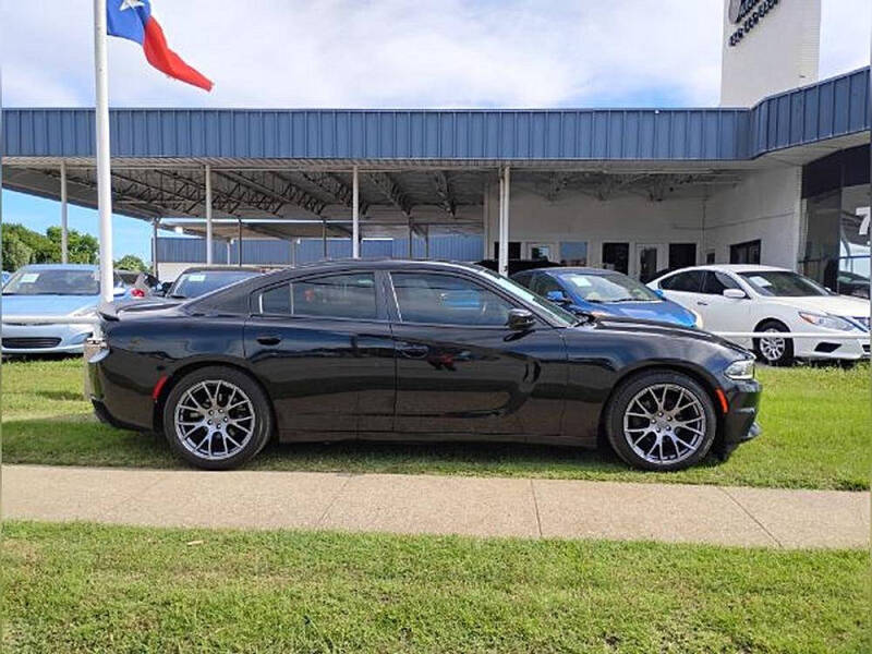 2017 Dodge Charger SE