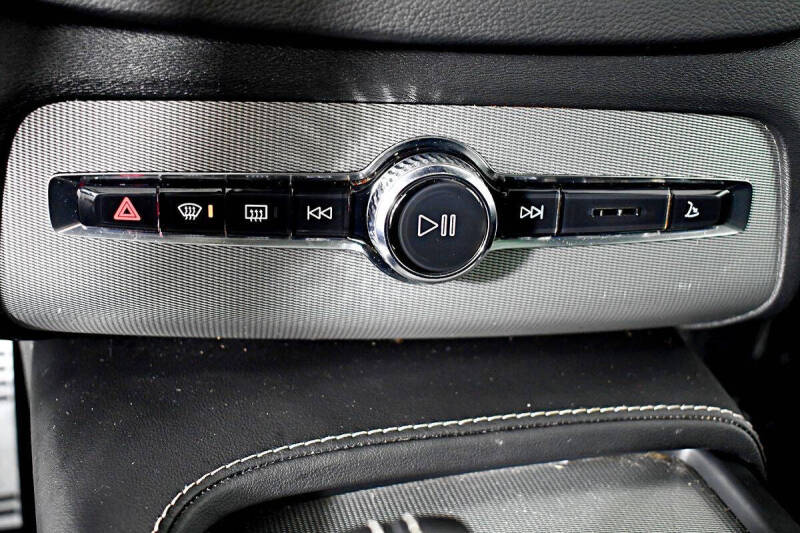 2022 Volvo XC90 Recharge T8 R-Design