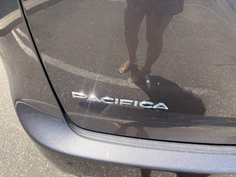 2021 Chrysler Pacifica Touring L