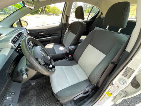 2018 Toyota Prius c Three