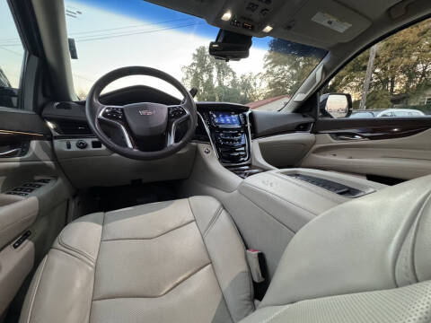 2017 Cadillac Escalade Luxury