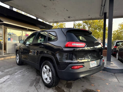 2014 Jeep Cherokee Sport