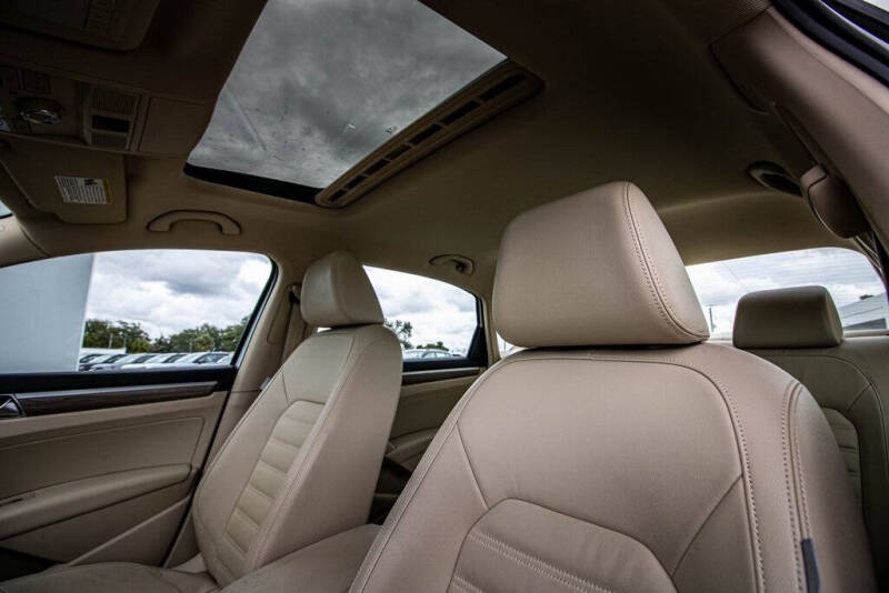 2017 Volkswagen Passat 1.8T SEL Premium