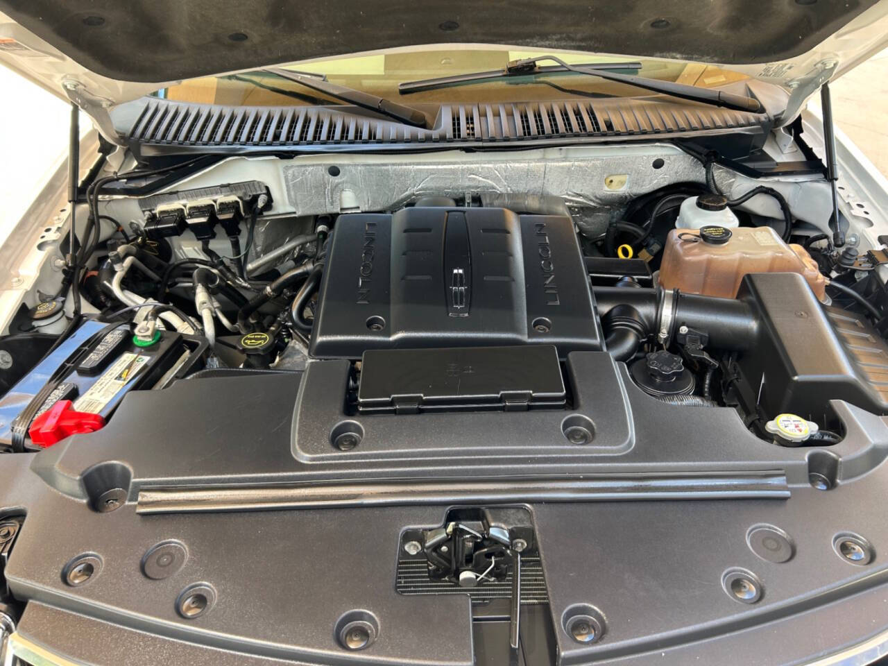2014 Lincoln Navigator 43