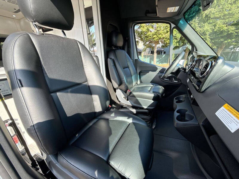 2025 Mercedes-Benz Sprinter